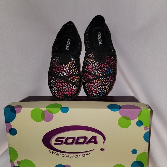 Soda Shoes - Soda Espadrilles Size 7 - Black Lace and floral - New in Box